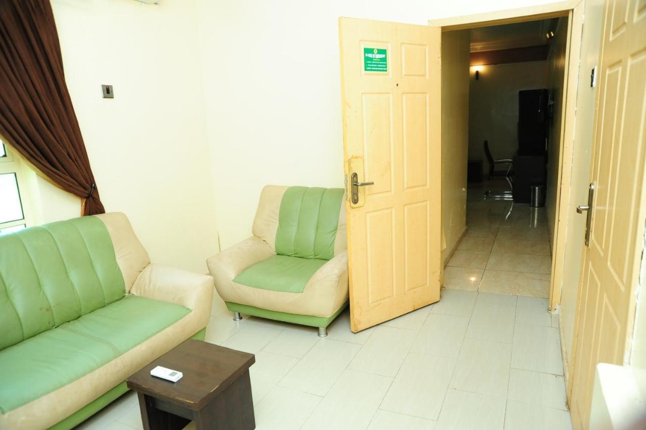 Richton Hotel And Suites Abeokuta Habitación foto