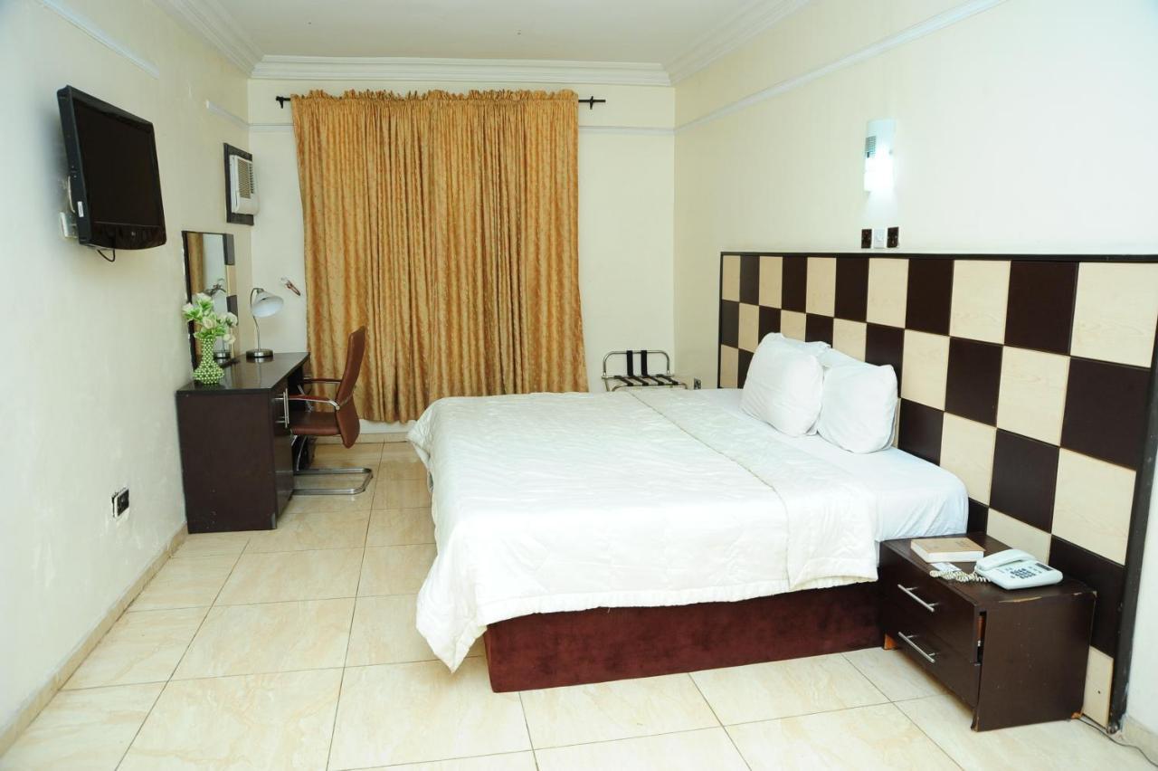 Richton Hotel And Suites Abeokuta Habitación foto