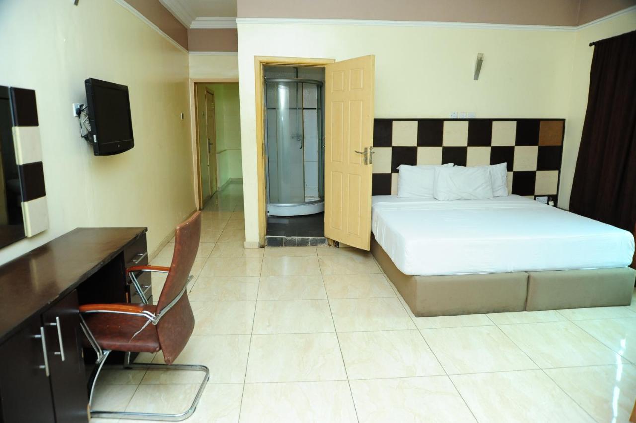 Richton Hotel And Suites Abeokuta Habitación foto