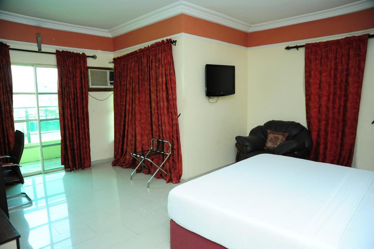 Richton Hotel And Suites Abeokuta Habitación foto